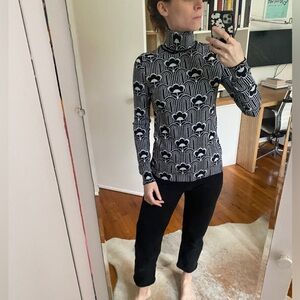 PRADA turtleneck, very good condition. Size IT 40, US size 4.